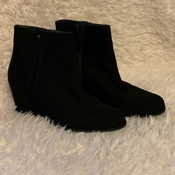 Stuart Weitzman Booties Size 6.5!!! - Picture 1 of 7